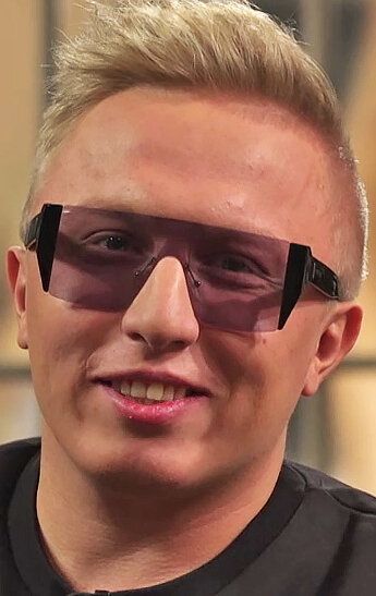 Виктор Гостюхин / 
