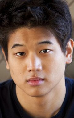 Ки Хон Ли / Ki Hong Lee