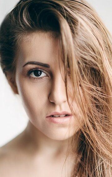  / Sara Parker