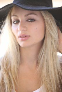  / Natassia Halabi