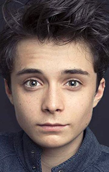 Лукас Джейд Зуманн / Lucas Jade Zumann