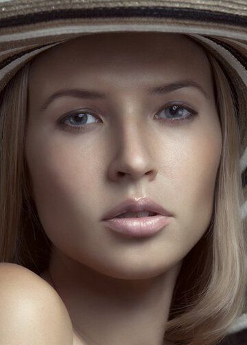 Анна Петлина / 