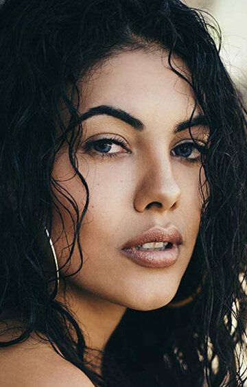  / Suraya Rose Santos