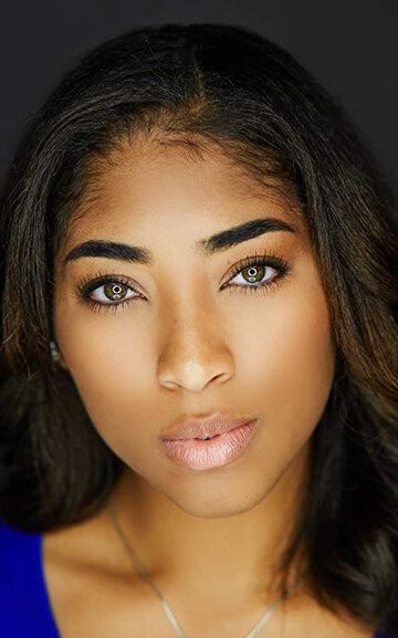 / Adriyan Rae