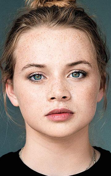 Луна Ведлер / Luna Wedler