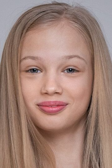 Лиза Леонова / 
