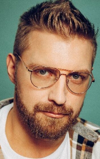 Александр Миловидов / 