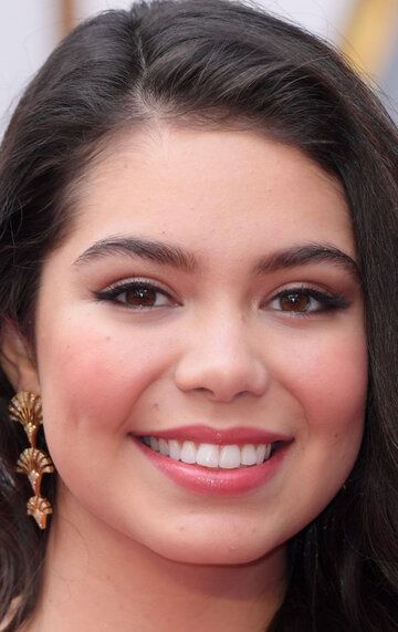 Аулии Кравальо / Auli'i Cravalho