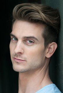 / Nic Bradly