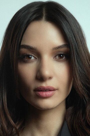 Дамла Джолбай / Damla Colbay