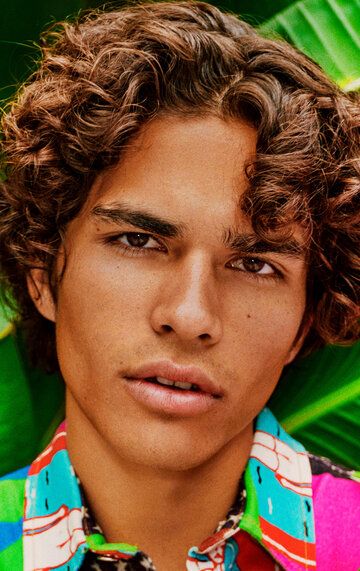 Алекс Айоно / Alex Aiono