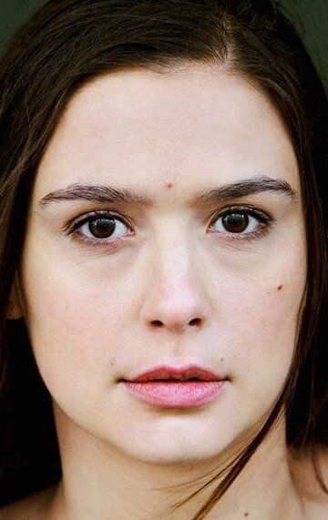  / Aline Adam