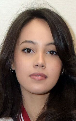 / Anggika Bolsterli