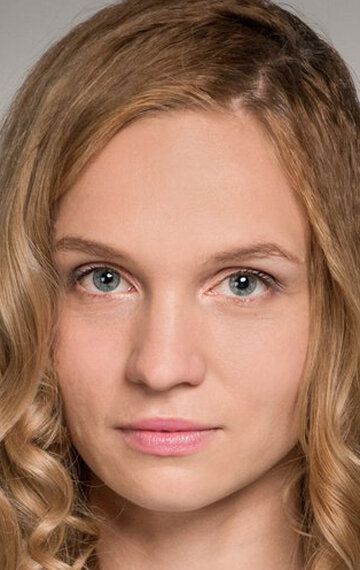 Анна Фирсова / 