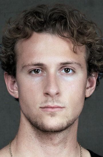 / Liam Leone