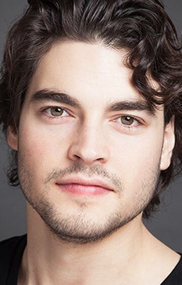 Акын Акынёзю / Akin Akinözü