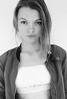  / Adelina Szima