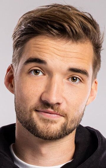 / Gio Latooy