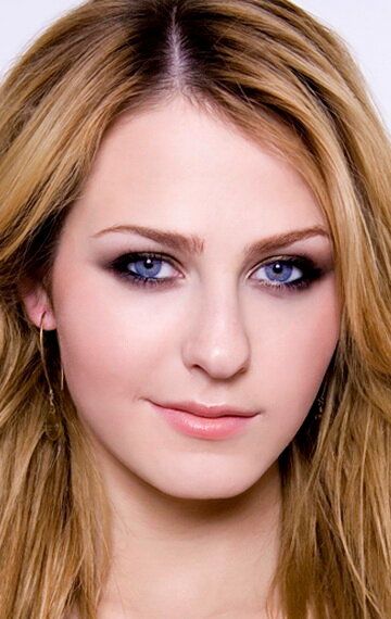 Скаут Тэйлор-Комптон / Scout Taylor-Compton