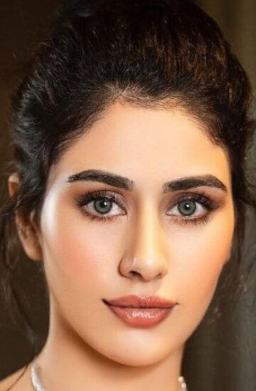 / Warina Hussain