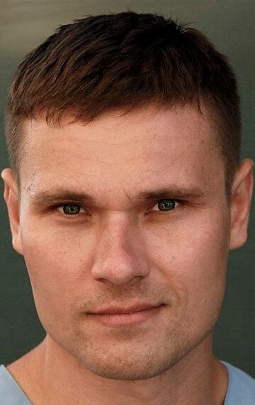 Руслан Артамонов / 