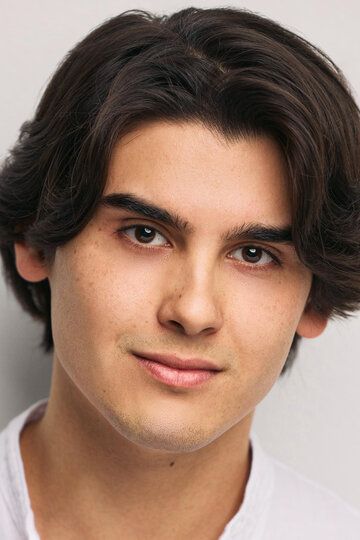  / Hunter Romanillos
