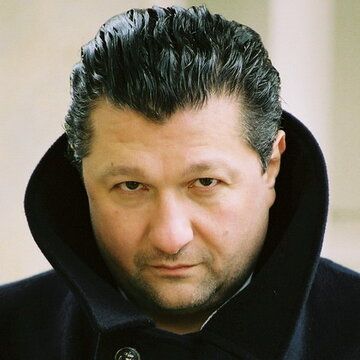 Айкют Каячик / Aykut Kayacik