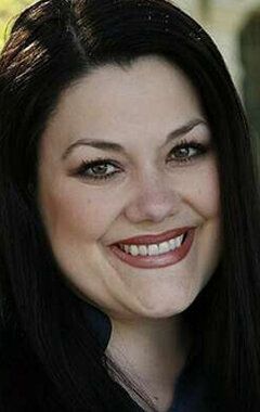 Брук Эллиотт / Brooke Elliott