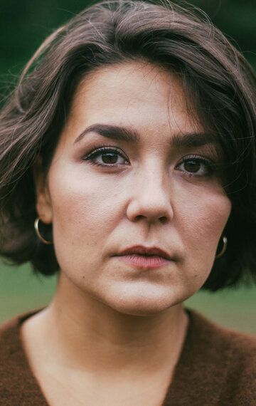  / Ella Schartner