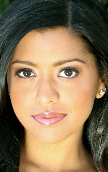 Тия Сиркар / Tiya Sircar