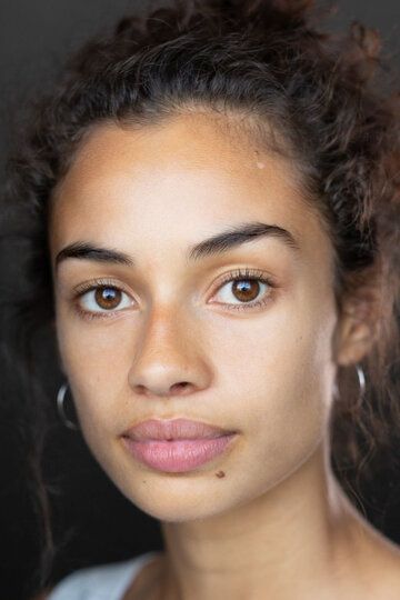  / Nia Towle