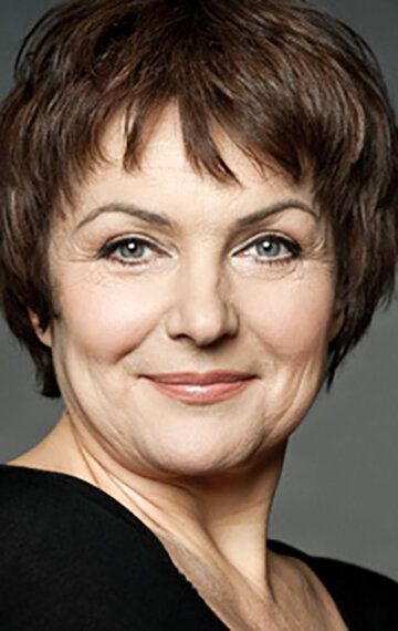 Елена Чарквиани /