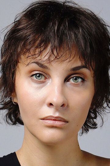 Алиса Вединяпина / 