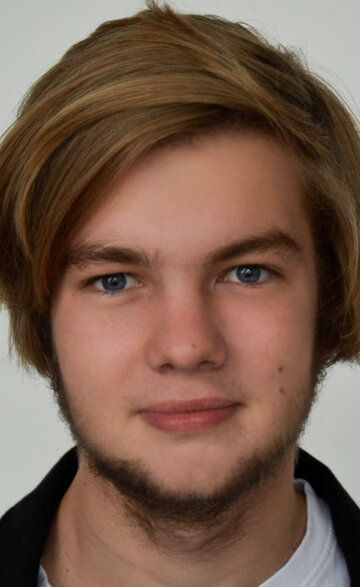 Максим Арнаутов / 