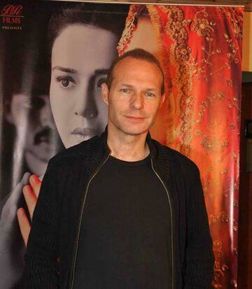 Джиллз Натгенс / Giles Nuttgens