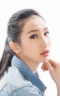 Чжан Мэнъэр / Zhang Meng'er 