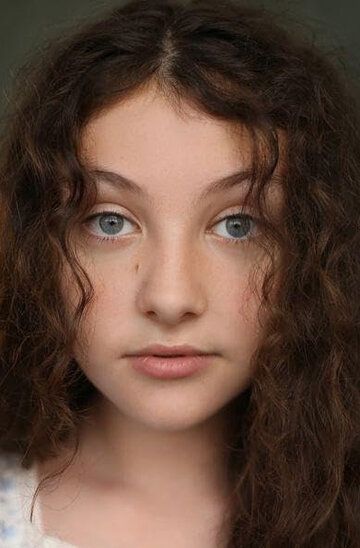 / Chloe Raphael