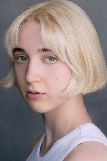  / Maisie Ayres