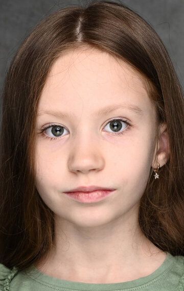 Арина Колахметова / 