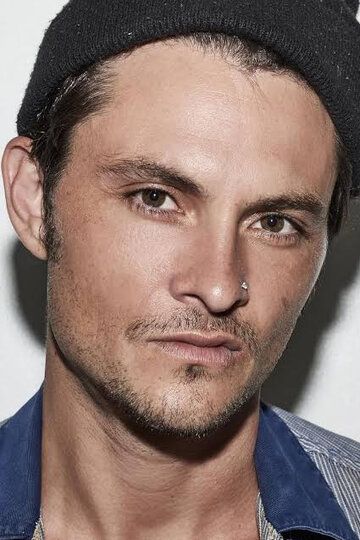 Шайло Фернандес / Shiloh Fernandez